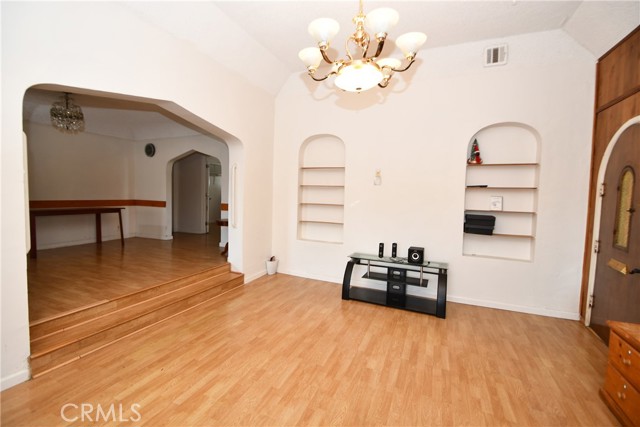 Detail Gallery Image 9 of 22 For 14103 Fonthill Ave a,  Hawthorne,  CA 90250 - 6 Beds | 3 Baths