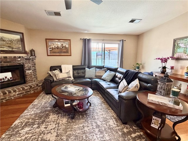 Detail Gallery Image 12 of 51 For 2943 Bea, Merced,  CA 95348 - 3 Beds | 2 Baths