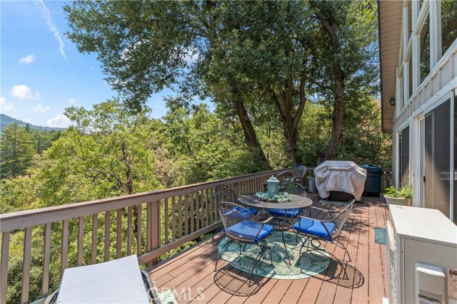 328 Wylerhorn Drive, Crestline CA: https://media.crmls.org/medias/6dbb95e5-1c82-441b-99ea-5c45c8004b8c.jpg