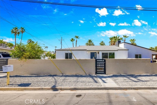 595 S Calle Santa Rosa, Palm Springs CA: https://media.crmls.org/medias/6dbbcde7-304a-4452-baba-7c5ec7b671e6.jpg