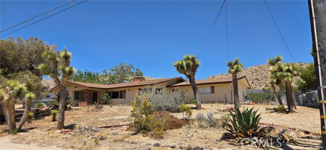 Detail Gallery Image 1 of 14 For 56994 Crestview Dr, Yucca Valley,  CA 92284 - 2 Beds | 1/1 Baths