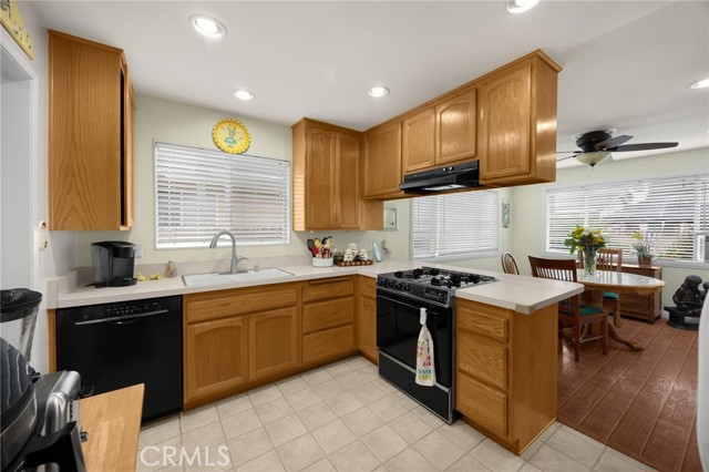 Detail Gallery Image 17 of 31 For 12526 Chadwell, Lakewood,  CA 90715 - 3 Beds | 2 Baths