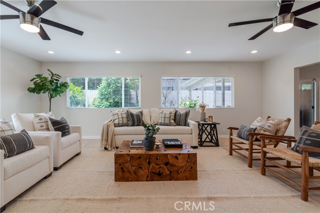 Detail Gallery Image 14 of 50 For 3822 S Cloverdale Ave, Los Angeles,  CA 90008 - 5 Beds | 3 Baths