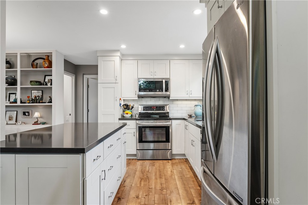 MLS #OC25261360 image #9