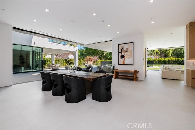 Detail Gallery Image 12 of 43 For 4930 Palomar Dr, Tarzana,  CA 91356 - 6 Beds | 6/1 Baths