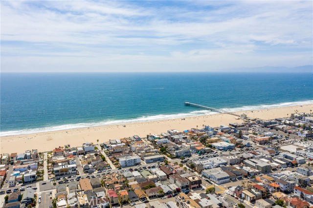 just minutes to Hermosa Pier