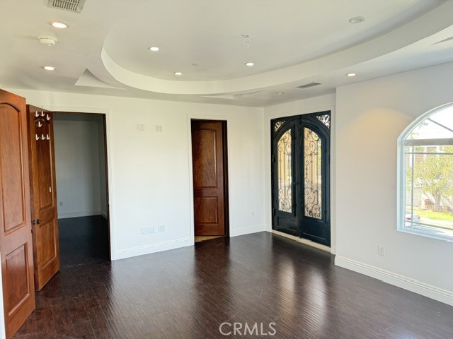 https://media.crmls.org/medias/6dbf06a4-942d-4ddc-98bf-82dd492e24e6.jpg?preset=X-Large