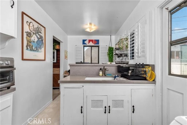 316 35th Street, Manhattan Beach, California 90266, ,Residential Income,Sold,35th,SB24055343