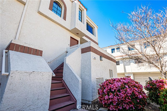 Detail Gallery Image 2 of 66 For 2971 Plaza Del Amo #201,  Torrance,  CA 90503 - 2 Beds | 2/1 Baths