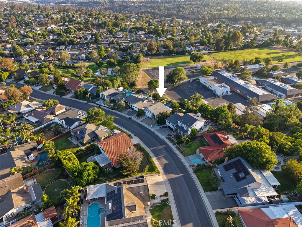 https://media.crmls.org/medias/6dc0dc7b-ce5a-4002-9e2f-e8f1fa370873.jpg?preset=X-Large