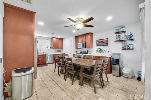 Detail Gallery Image 8 of 29 For 2520 Redcoach Ln, La Habra,  CA 90631 - 4 Beds | 2 Baths