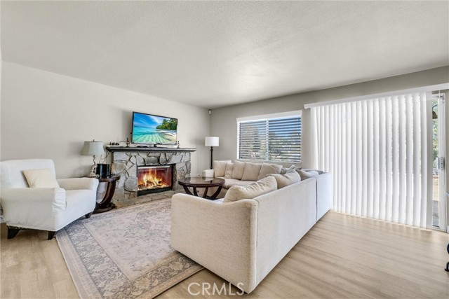 18623 Chickory Drive, Riverside CA: https://media.crmls.org/medias/6dc13f05-7cd5-41a2-bc99-d964e0e0eb40.jpg