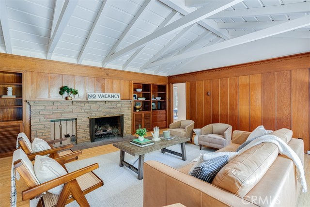 Detail Gallery Image 5 of 45 For 523 Meadows Dr., Glendale,  CA 91202 - 4 Beds | 4 Baths