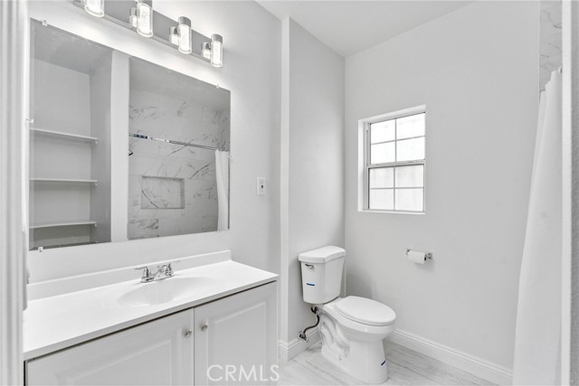 2040 Hancock Street, Los Angeles CA: https://media.crmls.org/medias/6dc229d2-b0a8-49db-ae8c-1bcaf335959a.jpg