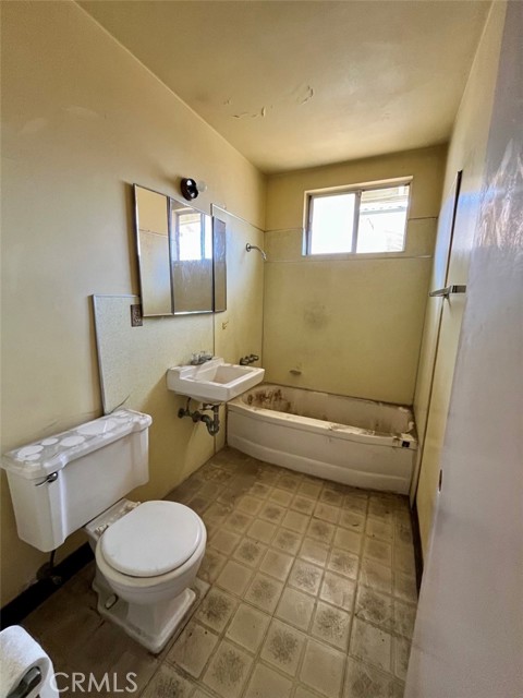 Detail Gallery Image 10 of 19 For 16707 Brighton Ave, Gardena,  CA 90247 - – Beds | – Baths