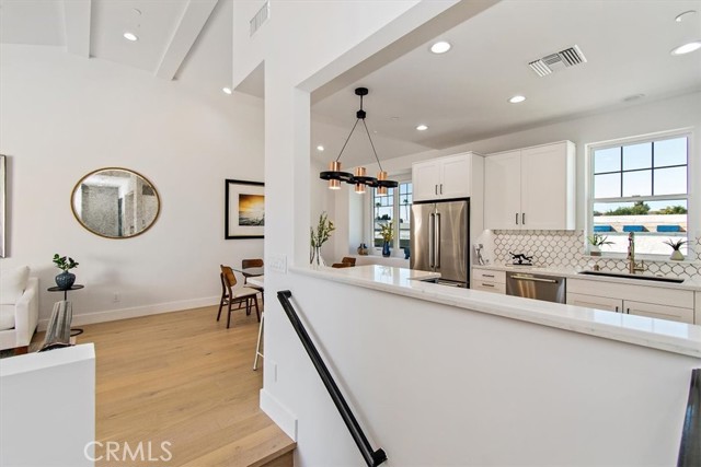 2406 Mathews Avenue, Redondo Beach, California 90278, 4 Bedrooms Bedrooms, ,3 BathroomsBathrooms,Residential,Sold,Mathews,SB21216654