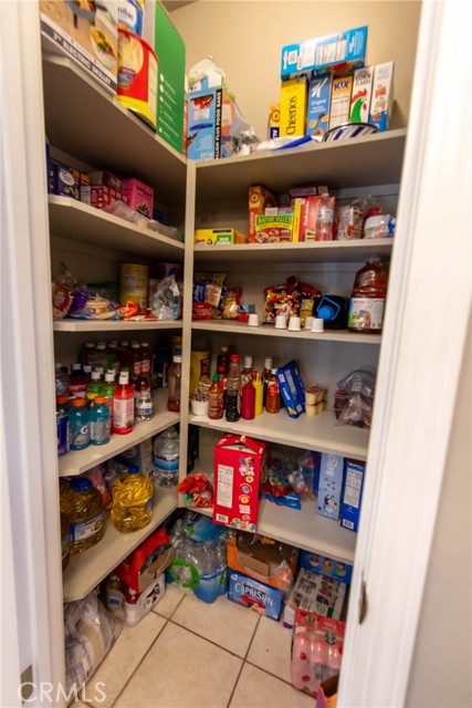 803 Mountain Park Drive, Bakersfield CA: https://media.crmls.org/medias/6dc3431c-45cc-41c7-ba22-c2d1d8260ab5.jpg