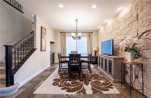 Detail Gallery Image 3 of 35 For 13985 Riverglen, Corona,  CA 92880 - 5 Beds | 3/1 Baths