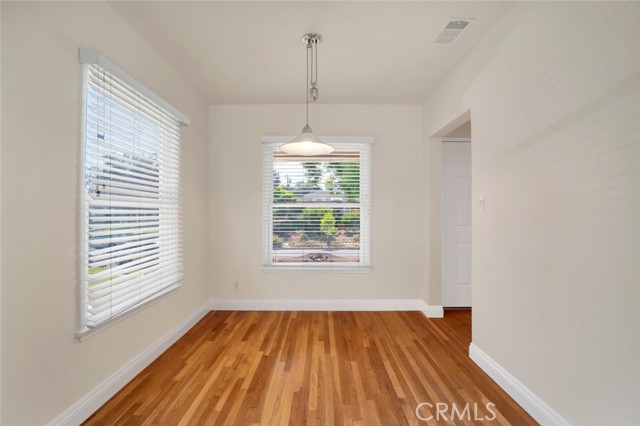 Detail Gallery Image 8 of 28 For 6614 Forbes Ave, Lake Balboa,  CA 91406 - 3 Beds | 1 Baths