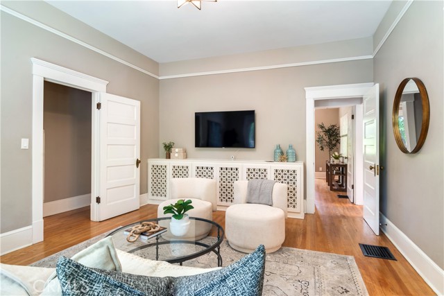 16 Campbell Avenue, Redlands CA: https://media.crmls.org/medias/6dc457d1-ff5c-41de-b3d2-9aa66fb0a05e.jpg