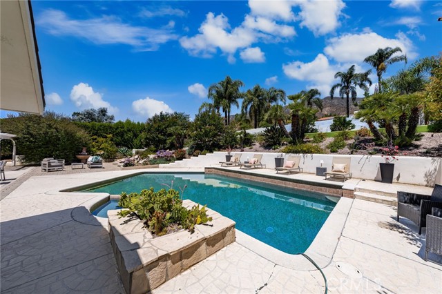 2525 Jonquil Drive, Upland CA: https://media.crmls.org/medias/6dc48f18-3e83-442f-9880-917498251110.jpg