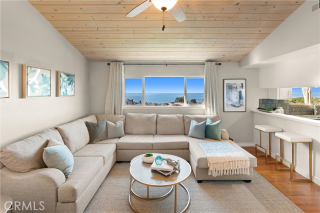19 Coraltree Lane, Rolling Hills Estates CA: https://media.crmls.org/medias/6dc49409-f5b0-4d7e-ac5f-a87bdf6f136c.jpg