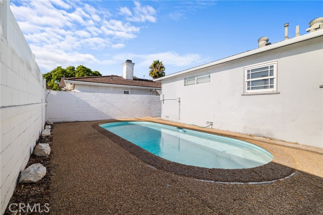 2109 N Dymond Street, Burbank CA: https://media.crmls.org/medias/6dc4b4d0-a9b3-4aa4-939e-14b69d4a6fec.jpg