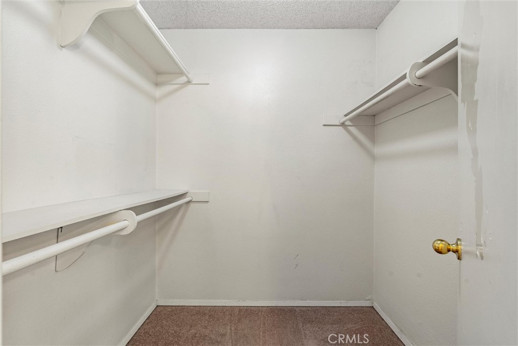 https://media.crmls.org/medias/6dc52ec5-c09d-45b8-8206-220dce17de14.jpg?preset=X-Large