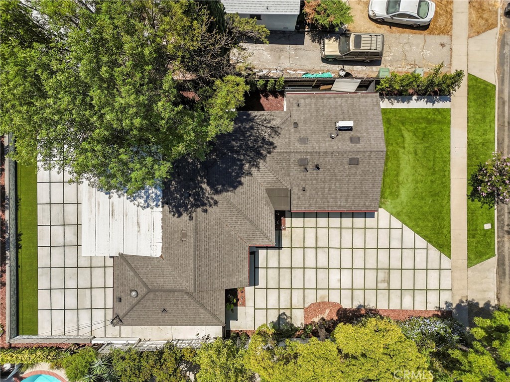 https://media.crmls.org/medias/6dc5434e-9f9a-4cf9-b12c-8564b4f51776.jpg?preset=X-Large