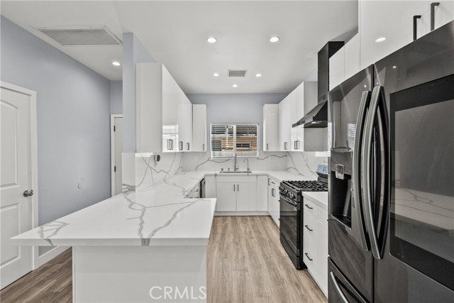 Detail Gallery Image 7 of 47 For 7239 Kraft, North Hollywood,  CA 91605 - 3 Beds | 2 Baths