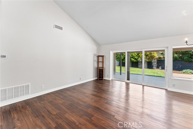 201 W Harvey Avenue, Santa Ana CA: https://media.crmls.org/medias/6dc5d193-53e2-4fde-8f9f-bab2ff826318.jpg