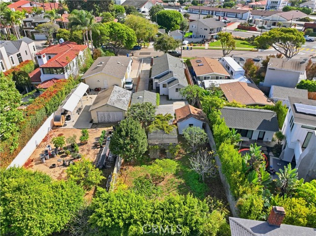 Detail Gallery Image 6 of 41 For 815 South Juanita, Redondo Beach,  CA 90277 - 4 Beds | 2 Baths