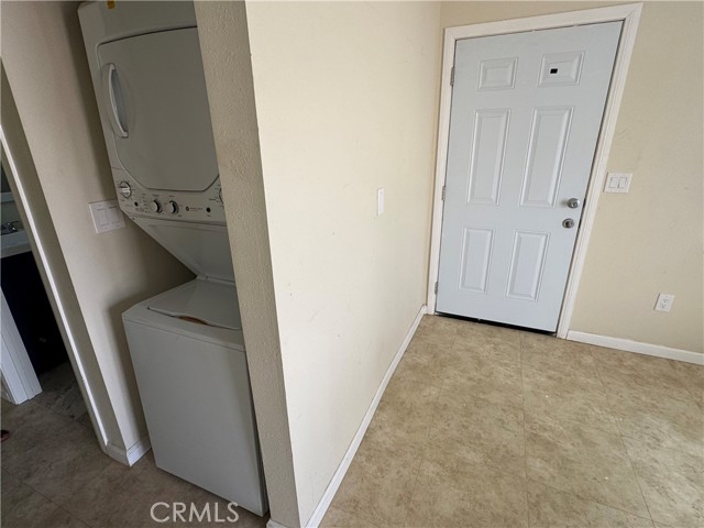 Detail Gallery Image 2 of 8 For 1668 Windsor St, San Bernardino,  CA 92407 - 2 Beds | 2 Baths
