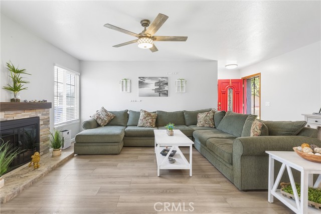 2951 S Plainfield Place, Ontario CA: https://media.crmls.org/medias/6dc71a5e-1d40-4076-a4dd-d4c986e3e836.jpg