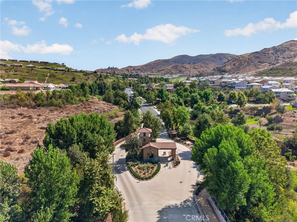 https://media.crmls.org/medias/6dc7d902-456c-451b-abad-d77f3903ef51.jpg?preset=X-Large