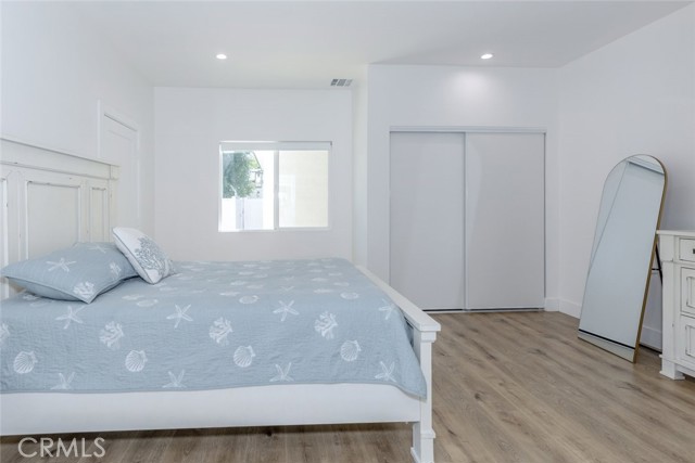 25101 Vermont Drive, Newhall CA: https://media.crmls.org/medias/6dc81e20-dc1d-420b-94db-6cacfe82ec13.jpg