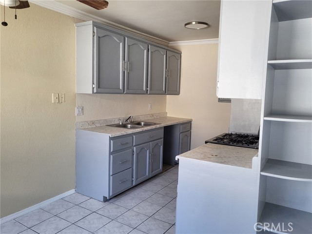 Detail Gallery Image 16 of 21 For 9119 Wakefield Ave #18,  Panorama City,  CA 91402 - 2 Beds | 2 Baths