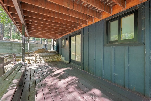 813 Poe Court, Lake Arrowhead, CA 92352