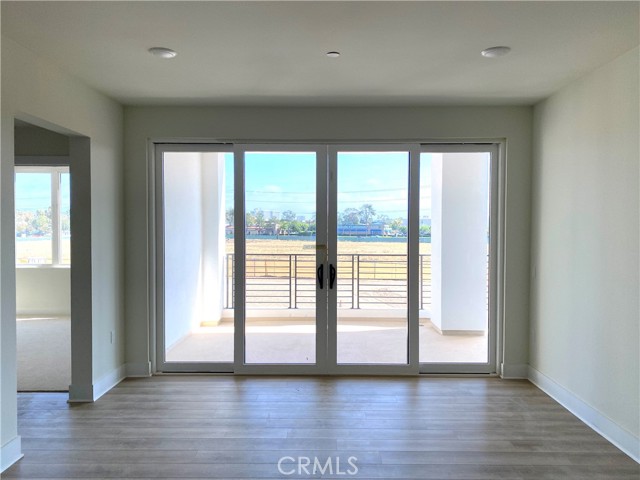 16450 Veterans Way, Tustin CA: https://media.crmls.org/medias/6dc96d5f-c47c-4237-ae86-a96a9f5a1112.jpg