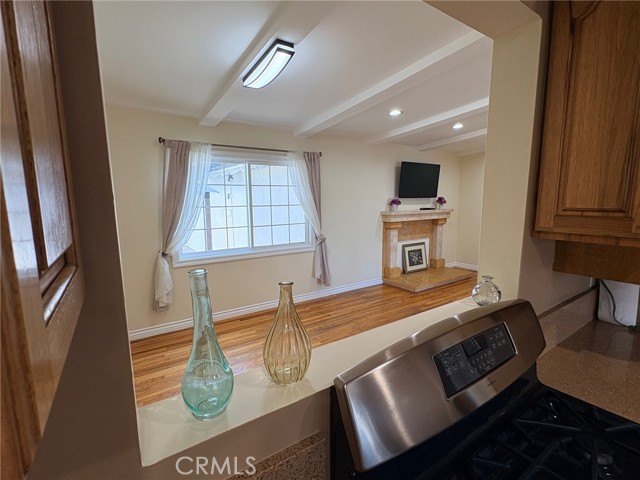 Detail Gallery Image 12 of 27 For 7502 Balcom, Reseda,  CA 91335 - 3 Beds | 2 Baths