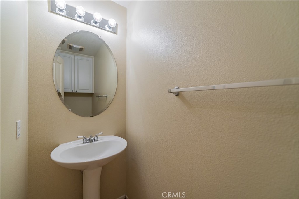https://media.crmls.org/medias/6dcbe0e0-d478-4c3b-8c01-0d9ad20f7d4f.jpg?preset=X-Large