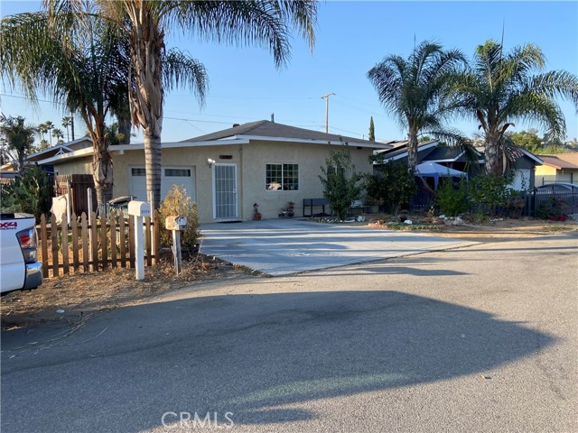 Detail Gallery Image 2 of 27 For 31183 Illinois St, Lake Elsinore,  CA 92530 - 3 Beds | 2 Baths