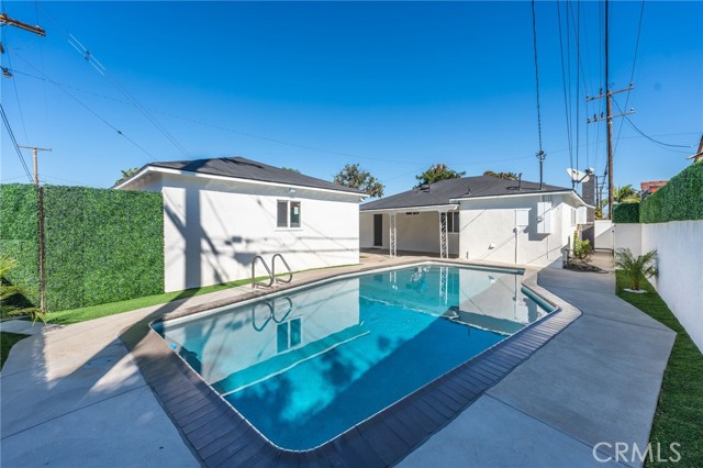 Detail Gallery Image 30 of 36 For 8502 Comolette, Downey,  CA 90242 - 3 Beds | 2 Baths