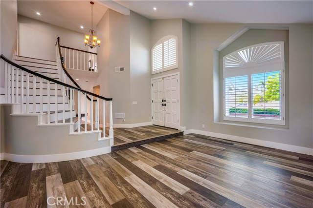 Detail Gallery Image 9 of 48 For 2311 via Pacifica, Corona,  CA 92882 - 4 Beds | 3 Baths