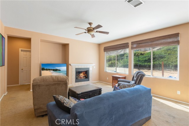 Detail Gallery Image 8 of 32 For 31927 Manzanita Ln, Lake Elsinore,  CA 92532 - 6 Beds | 3 Baths