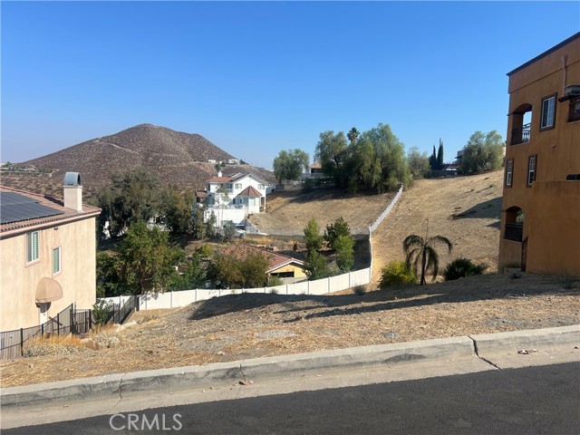 22871 Giant Fir, Canyon Lake CA: https://media.crmls.org/medias/6dce2ac8-963b-4a4d-9e10-28f050badda2.jpg