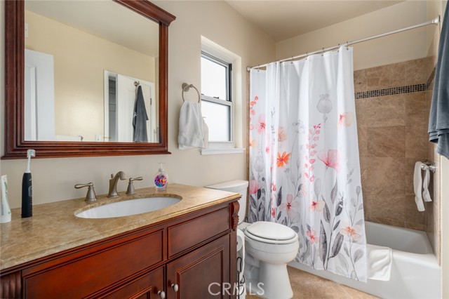 1501 W Baker Avenue, Fullerton CA: https://media.crmls.org/medias/6dcf0e26-abca-4816-8758-419637a6d010.jpg