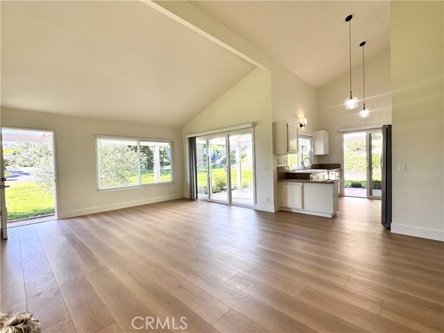 Detail Gallery Image 4 of 31 For 162 Calle Cuervo, San Clemente,  CA 92672 - 2 Beds | 2 Baths