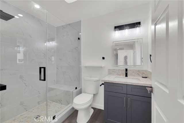 2621 Vineyard Avenue, Los Angeles CA: https://media.crmls.org/medias/6dd04f5d-8c9b-445c-b155-0eef69e80243.jpg