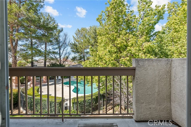 Detail Gallery Image 33 of 64 For 24436 Hampton Dr #C,  Valencia,  CA 91355 - 2 Beds | 2/1 Baths